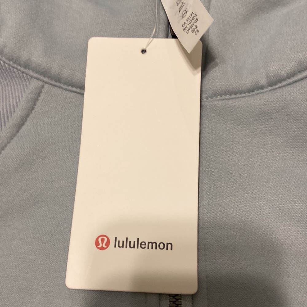Never worn Lululemon - Picture 4 of 8
